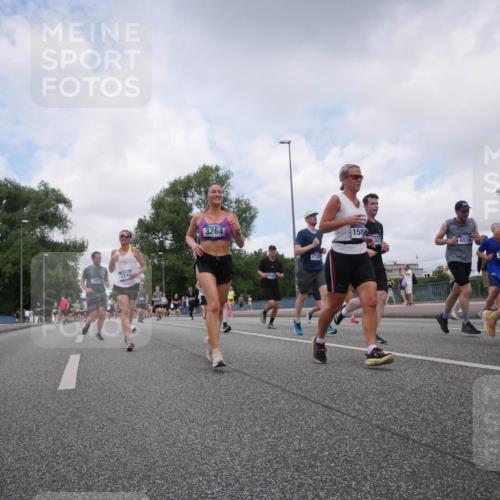 29.06.2025 - hella hamburg halbmarathon Luisa Fischer http://msf.ph/oto/8457927 29.06.2025 10:37:02 Kennedybrücke 7653, 3340, 3264, 3843, 1735, 158, 6516, 840, 6515, 1189, 3264, 3340, 3345, 3848, 4824, 4826, 5141, 5557, 5821, 5822, 5887, 6364, 6515, 6516, 7027, 7565, 7633, 7653, 7982, 8157, 8277, 8349, 8375, 8377, 8383, 8401, 9875, 10048 meine-sportfotos.de