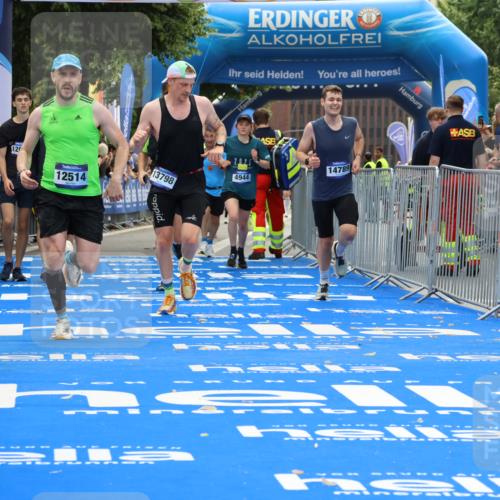 29.06.2025 - hella hamburg halbmarathon Strokosch-Dieckow http://msf.ph/oto/8457934 29.06.2025 10:35:16 Ziel 4740, 4944, 7867, 10877, 11898, 12514, 13798, 14789, 15390, 15415, 15701, 15773, 15931 meine-sportfotos.de