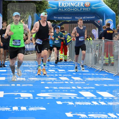 29.06.2025 - hella hamburg halbmarathon Strokosch-Dieckow http://msf.ph/oto/8457964 29.06.2025 10:35:16 Ziel 4740, 4944, 7867, 10877, 11898, 12514, 13798, 14789, 15390, 15415, 15701, 15773, 15931 meine-sportfotos.de
