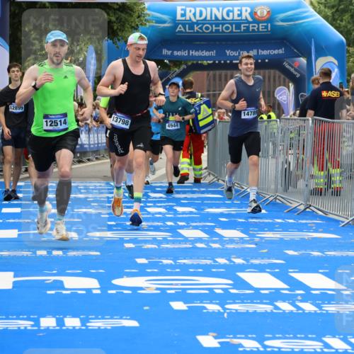 29.06.2025 - hella hamburg halbmarathon Strokosch-Dieckow http://msf.ph/oto/8457995 29.06.2025 10:35:16 Ziel 4740, 4944, 7867, 10877, 11898, 12514, 13798, 14789, 15390, 15415, 15701, 15773, 15931 meine-sportfotos.de