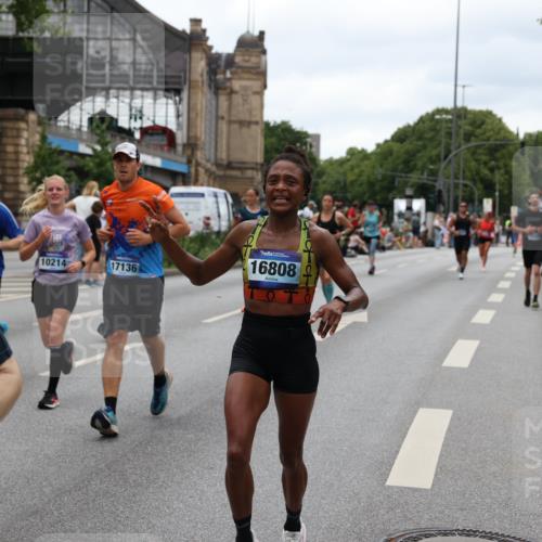 29.06.2025 - hella hamburg halbmarathon Yannick Fuchs http://msf.ph/oto/8458001 29.06.2025 10:56:27 20KM 1006, 1128, 1212, 1264, 1377, 1432, 1568, 1573, 1674, 1726, 6414, 6415, 6752, 7658, 7869, 8045, 8624, 8730, 9131, 10214, 10519, 11180, 11670, 12156, 12286, 13498, 13868, 14368, 14456, 16292, 16654, 16688, 16808, 17136, 17383, 17955, 18599, 18919, 19023 meine-sportfotos.de