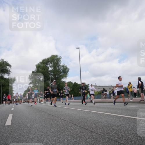 29.06.2025 - hella hamburg halbmarathon Luisa Fischer http://msf.ph/oto/8458022 29.06.2025 10:37:07 Kennedybrücke 1764, 2038, 2933, 3340, 4445, 4824, 4826, 5096, 5566, 5569, 6364, 7565, 7653, 7982, 8277, 9875, 10048, 10071, 10561 meine-sportfotos.de