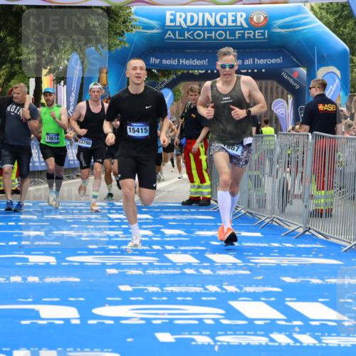 29.06.2025 - hella hamburg halbmarathon Strokosch-Dieckow http://msf.ph/oto/8458025 29.06.2025 10:35:13 Ziel 4740, 4944, 7628, 7867, 11559, 12514, 13798, 14789, 15415, 15773, 17022 meine-sportfotos.de