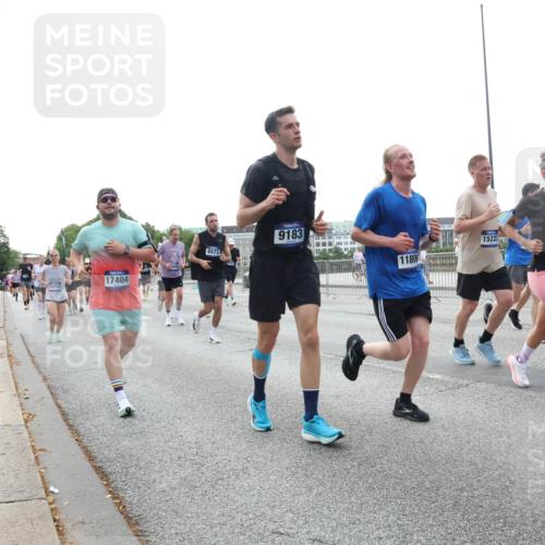 29.06.2025 - hella hamburg halbmarathon Lena Gebhardt http://msf.ph/oto/8458058 29.06.2025 10:31:38 Lombardsbrücke 17404, 12758, 6573, 9183, 1180, 15222, 1836, 1235, 1292, 1373, 1844, 1879, 1979, 2384, 2414, 2672, 2831, 2832, 2914, 3221, 3239, 3396, 3397, 3424, 3571, 3681, 3751, 4561, 4817, 4877, 4953, 5156, 5165, 5437, 5846, 5943, 5965, 6057, 6078, 6160, 6546, 6573, 6640, 6718, 6727, 7334, 7604, 7772, 7898, 8050, 8072, 8073, 8304, 8620, 8806, 9078, 9104, 9183, 9478, 9812, 9883, 10111, 10240, 10586, 11587, 13724, 14349, 15725, 16457, 16978, 17404, 17509, 17517, 17587, 17706 meine-sportfotos.de