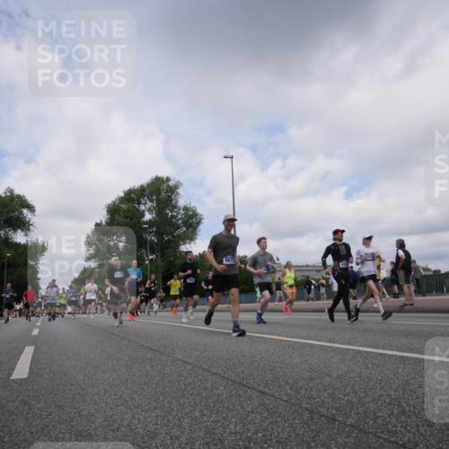 29.06.2025 - hella hamburg halbmarathon Luisa Fischer http://msf.ph/oto/8458066 29.06.2025 10:37:08 Kennedybrücke 12855, 9875, 1764, 2038, 2933, 4445, 4824, 4826, 5096, 5566, 5569, 5691, 6364, 7565, 8277, 9875, 10048, 10071, 10561 meine-sportfotos.de