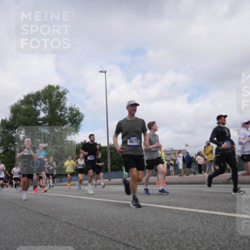 29.06.2025 - hella hamburg halbmarathon Luisa Fischer http://msf.ph/oto/8458079 29.06.2025 10:37:08 Kennedybrücke 7565, 9875, 12090, 1764, 2038, 2933, 4445, 4824, 4826, 5096, 5566, 5569, 5691, 6364, 7565, 8277, 9875, 10048, 10071, 10561 meine-sportfotos.de