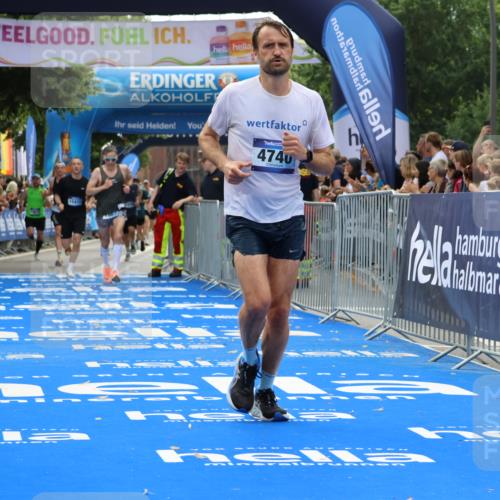 29.06.2025 - hella hamburg halbmarathon Strokosch-Dieckow http://msf.ph/oto/8458123 29.06.2025 10:35:11 Ziel 4740, 7628, 7867, 11559, 12514, 13798, 14069, 14789, 15415, 15773, 16963, 16964, 17022 meine-sportfotos.de