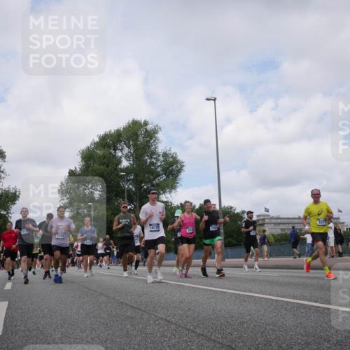 29.06.2025 - hella hamburg halbmarathon Luisa Fischer http://msf.ph/oto/8458128 29.06.2025 10:37:11 Kennedybrücke 1764, 2038, 2276, 2464, 2933, 4445, 4824, 5096, 5566, 5569, 5691, 7565, 8277, 9875, 10071, 10561, 10564 meine-sportfotos.de