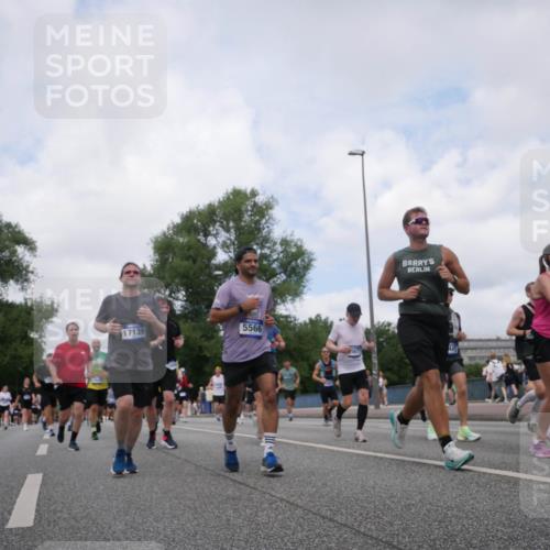 29.06.2025 - hella hamburg halbmarathon Luisa Fischer http://msf.ph/oto/8458152 29.06.2025 10:37:13 Kennedybrücke 17139, 5566, 007, 203, 2054, 1764, 2038, 2276, 2464, 2933, 4445, 5096, 5566, 5569, 5691, 6574, 8277, 8282, 10007, 10071, 10561, 10564 meine-sportfotos.de