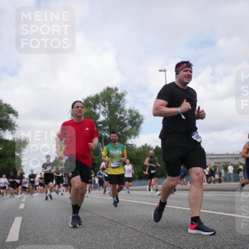 29.06.2025 - hella hamburg halbmarathon Luisa Fischer http://msf.ph/oto/8458180 29.06.2025 10:37:16 Kennedybrücke 19164, 165, 149, 1764, 1787, 2038, 2276, 2464, 2496, 2933, 4445, 5096, 5566, 5569, 5691, 6109, 6574, 7324, 7329, 8282, 9094, 10007, 10071, 10561, 10564 meine-sportfotos.de