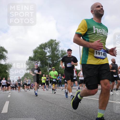 29.06.2025 - hella hamburg halbmarathon Luisa Fischer http://msf.ph/oto/8458205 29.06.2025 10:37:18 Kennedybrücke 11872, 14622, 11336, 77, 19145, 125, 5691, 1764, 1787, 2276, 2464, 2496, 2933, 4445, 5096, 5569, 5691, 6109, 6574, 7324, 7329, 8202, 8282, 9094, 10007, 10071, 10564 meine-sportfotos.de
