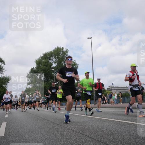 29.06.2025 - hella hamburg halbmarathon Luisa Fischer http://msf.ph/oto/8458219 29.06.2025 10:37:19 Kennedybrücke 6718, 15792, 14632, 10007, 2276, 13741, 14477, 1025, 1705, 1764, 1787, 2276, 2464, 2496, 5691, 6034, 6109, 6574, 6718, 7324, 7329, 8202, 8282, 9094, 10007, 10564 meine-sportfotos.de