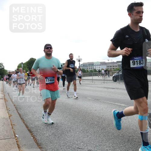 29.06.2025 - hella hamburg halbmarathon Lena Gebhardt http://msf.ph/oto/8458223 29.06.2025 10:31:39 Lombardsbrücke 12758, 17404, 6573, 9183, 1180, 1235, 1292, 1373, 1844, 1879, 1979, 2384, 2414, 2672, 2831, 2832, 2914, 3221, 3239, 3358, 3396, 3397, 3424, 3571, 3681, 3751, 4817, 4877, 4953, 5156, 5165, 5437, 5846, 5943, 5965, 6057, 6078, 6160, 6546, 6573, 6640, 6718, 6727, 7334, 7604, 7772, 7898, 8050, 8072, 8073, 8304, 8620, 8806, 9078, 9104, 9183, 9478, 9812, 9883, 10111, 10240, 10586, 11587, 13724, 14349, 15725, 16457, 16978, 17404, 17517, 17587, 17706 meine-sportfotos.de