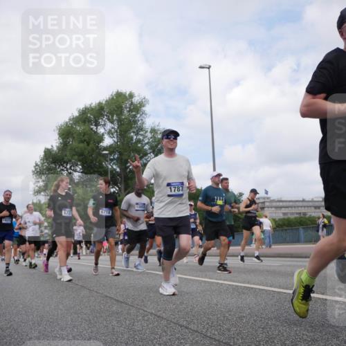 29.06.2025 - hella hamburg halbmarathon Luisa Fischer http://msf.ph/oto/8458308 29.06.2025 10:37:24 Kennedybrücke 6727, 1657, 6718, 13853, 1787, 1025, 1705, 1787, 2276, 2464, 2496, 2510, 2511, 3829, 4942, 6034, 6109, 6574, 6718, 6727, 7324, 7329, 8202, 8282, 9094, 10007 meine-sportfotos.de