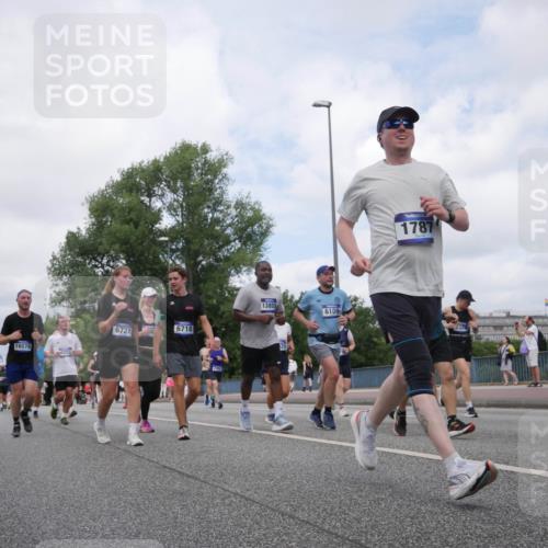 29.06.2025 - hella hamburg halbmarathon Luisa Fischer http://msf.ph/oto/8458314 29.06.2025 10:37:25 Kennedybrücke 16578, 6727, 6718, 13853, 6109, 1787, 1025, 1705, 1787, 2496, 2510, 2511, 3829, 4942, 6034, 6109, 6574, 6718, 6727, 7324, 7329, 8202, 8282, 9094, 9514, 10007 meine-sportfotos.de