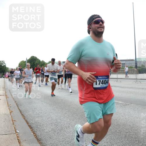 29.06.2025 - hella hamburg halbmarathon Lena Gebhardt http://msf.ph/oto/8458350 29.06.2025 10:31:39 Lombardsbrücke 4953, 17404, 1235, 1292, 1373, 1844, 1879, 1979, 2384, 2414, 2672, 2831, 2832, 2914, 3221, 3239, 3358, 3396, 3397, 3424, 3571, 3681, 3751, 4817, 4877, 4953, 5156, 5165, 5437, 5846, 5943, 5965, 6057, 6078, 6160, 6546, 6573, 6640, 6718, 6727, 7334, 7604, 7772, 7898, 8050, 8072, 8073, 8304, 8620, 8806, 9078, 9104, 9183, 9478, 9812, 9883, 10111, 10240, 10586, 11587, 13724, 14349, 15725, 16457, 16978, 17404, 17517, 17587, 17706 meine-sportfotos.de