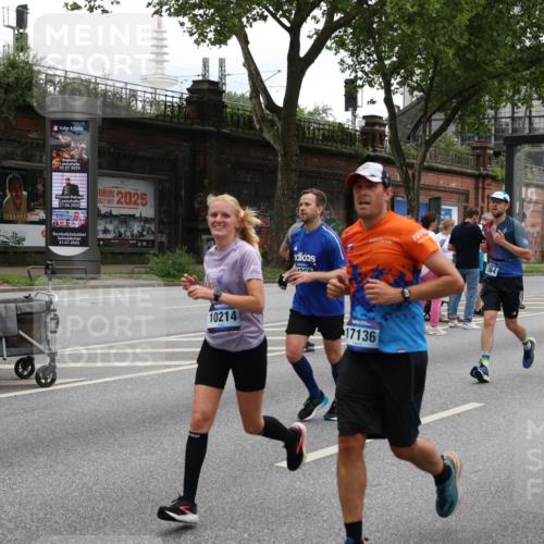 29.06.2025 - hella hamburg halbmarathon Yannick Fuchs http://msf.ph/oto/8458361 29.06.2025 10:56:28 20KM 1006, 1128, 1212, 1264, 1377, 1432, 1568, 1573, 1674, 1726, 3740, 6414, 6415, 6752, 7658, 7869, 8045, 8624, 8730, 9131, 10214, 10519, 11180, 11670, 12156, 12286, 13498, 13868, 14368, 14456, 16292, 16654, 16688, 16808, 17136, 17383, 17955, 18599, 18919, 19023 meine-sportfotos.de