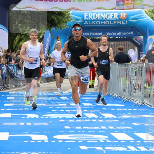 29.06.2025 - hella hamburg halbmarathon Strokosch-Dieckow http://msf.ph/oto/8458380 29.06.2025 10:35:01 Ziel 6704, 7628, 7972, 8864, 8901, 11559, 12044, 12751, 14069, 15391, 15902, 16140, 16177, 16712, 16963, 16964, 17022, 17643, 18220 meine-sportfotos.de