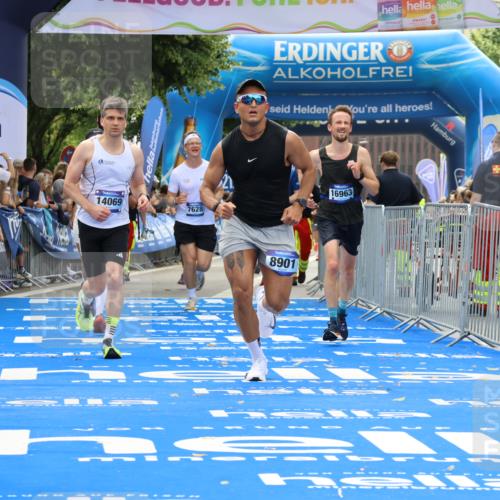 29.06.2025 - hella hamburg halbmarathon Strokosch-Dieckow http://msf.ph/oto/8458413 29.06.2025 10:35:02 Ziel 7628, 7972, 8864, 8901, 11559, 12044, 14069, 15391, 15902, 16140, 16177, 16963, 16964, 17022, 17643, 18220 meine-sportfotos.de