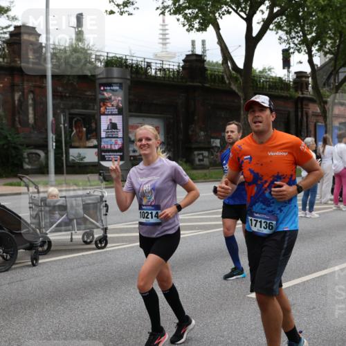29.06.2025 - hella hamburg halbmarathon Yannick Fuchs http://msf.ph/oto/8458429 29.06.2025 10:56:28 20KM 1006, 1128, 1212, 1264, 1377, 1432, 1568, 1573, 1674, 1726, 3740, 6414, 6415, 6752, 7658, 7869, 8045, 8624, 8730, 9131, 10214, 10519, 11180, 11670, 12156, 12286, 13498, 13868, 14368, 14456, 16292, 16654, 16688, 16808, 17136, 17383, 17955, 18599, 18919, 19023 meine-sportfotos.de