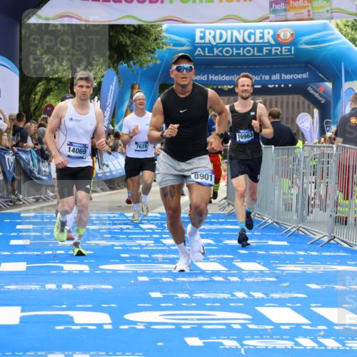 29.06.2025 - hella hamburg halbmarathon Strokosch-Dieckow http://msf.ph/oto/8458438 29.06.2025 10:35:02 Ziel 7628, 7972, 8864, 8901, 11559, 12044, 14069, 15391, 15902, 16140, 16177, 16963, 16964, 17022, 17643, 18220 meine-sportfotos.de
