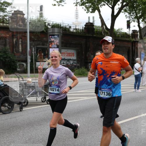 29.06.2025 - hella hamburg halbmarathon Yannick Fuchs http://msf.ph/oto/8458473 29.06.2025 10:56:29 20KM 1006, 1128, 1212, 1264, 1377, 1432, 1568, 1573, 1674, 1726, 3740, 4511, 6414, 6415, 6752, 7658, 7869, 8045, 8624, 8730, 9131, 10214, 10519, 11180, 11670, 12156, 12286, 13498, 13868, 14368, 14456, 16292, 16654, 16688, 16808, 17136, 17383, 17955, 18599, 19023 meine-sportfotos.de