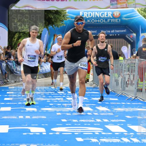 29.06.2025 - hella hamburg halbmarathon Strokosch-Dieckow http://msf.ph/oto/8458498 29.06.2025 10:35:02 Ziel 7628, 7972, 8864, 8901, 11559, 12044, 14069, 15391, 15902, 16140, 16177, 16963, 16964, 17022, 17643, 18220 meine-sportfotos.de