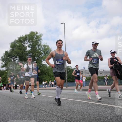 29.06.2025 - hella hamburg halbmarathon Luisa Fischer http://msf.ph/oto/8458556 29.06.2025 10:37:32 Kennedybrücke 4479, 13437, 9514, 4942, 39, 1672, 11122, 2510, 1025, 1705, 2510, 2511, 3145, 3829, 4479, 4540, 4942, 5609, 6034, 6105, 6718, 6727, 6843, 7644, 9514 meine-sportfotos.de