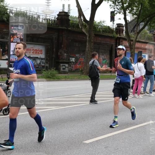 29.06.2025 - hella hamburg halbmarathon Yannick Fuchs http://msf.ph/oto/8458565 29.06.2025 10:56:29 20KM 1006, 1128, 1212, 1264, 1377, 1432, 1568, 1573, 1674, 1726, 3740, 4511, 6414, 6415, 6752, 7658, 7869, 8045, 8624, 8730, 9131, 10214, 10519, 11180, 11670, 12156, 12286, 13498, 13868, 14368, 14456, 16292, 16654, 16688, 16808, 17136, 17383, 17955, 18599, 19023 meine-sportfotos.de