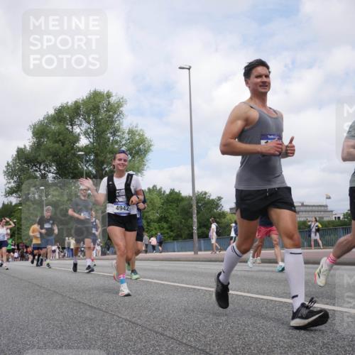 29.06.2025 - hella hamburg halbmarathon Luisa Fischer http://msf.ph/oto/8458569 29.06.2025 10:37:33 Kennedybrücke 4479, 45, 1679, 13437, 9514, 4942, 2510, 2510, 2511, 3145, 3829, 4479, 4540, 4942, 5609, 6105, 6727, 6843, 7644, 9514, 10674 meine-sportfotos.de