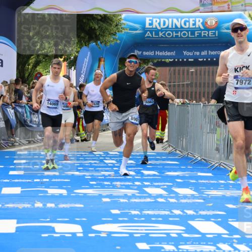29.06.2025 - hella hamburg halbmarathon Strokosch-Dieckow http://msf.ph/oto/8458579 29.06.2025 10:35:00 Ziel 4477, 6704, 7972, 8864, 8901, 11559, 12044, 12751, 14069, 15391, 15902, 16140, 16177, 16712, 16963, 16964, 17643, 18183, 18220 meine-sportfotos.de