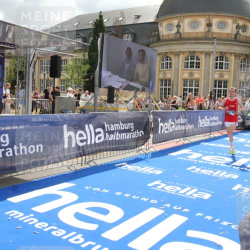 29.06.2025 - hella hamburg halbmarathon Michael Strokosch http://msf.ph/oto/8458587 29.06.2025 10:32:12 Ziel 1686, 11150, 11370, 15826, 16505, 16736 meine-sportfotos.de