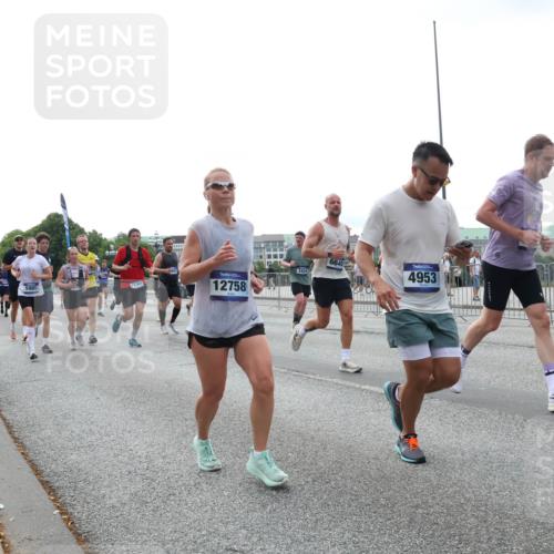 29.06.2025 - hella hamburg halbmarathon Lena Gebhardt http://msf.ph/oto/8458636 29.06.2025 10:31:41 Lombardsbrücke 5965, 12381, 12758, 3424, 6640, 4953, 1235, 1292, 1373, 1844, 1879, 1979, 2384, 2414, 2672, 2831, 2832, 2914, 3221, 3239, 3358, 3396, 3397, 3424, 3571, 3681, 3751, 3752, 4817, 4877, 4953, 5156, 5165, 5437, 5846, 5943, 5965, 6057, 6078, 6160, 6546, 6573, 6640, 6718, 6727, 7334, 7604, 7772, 7816, 7898, 8050, 8072, 8073, 8304, 8620, 8806, 9078, 9104, 9183, 9478, 9812, 9883, 10111, 10240, 10586, 11587, 13724, 14349, 15725, 16457, 16978, 17404, 17517, 17587, 17706 meine-sportfotos.de