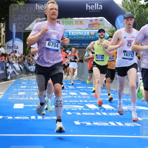 29.06.2025 - hella hamburg halbmarathon Strokosch-Dieckow http://msf.ph/oto/8458679 29.06.2025 10:34:56 Ziel 4477, 6704, 7466, 7972, 8864, 8901, 12044, 12204, 12751, 14952, 15391, 15902, 16140, 16177, 16712, 17643, 18183, 18220, 18419, 18837 meine-sportfotos.de