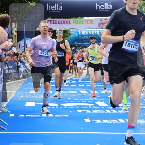 29.06.2025 - hella hamburg halbmarathon Strokosch-Dieckow http://msf.ph/oto/8458704 29.06.2025 10:34:55 Ziel 4477, 6704, 7466, 7972, 8864, 12044, 12204, 12751, 14952, 15391, 15902, 16140, 16177, 16712, 17643, 18183, 18220, 18419, 18837 meine-sportfotos.de