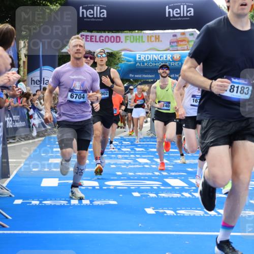 29.06.2025 - hella hamburg halbmarathon Strokosch-Dieckow http://msf.ph/oto/8458728 29.06.2025 10:34:55 Ziel 4477, 6704, 7466, 7972, 8864, 12044, 12204, 12751, 14952, 15391, 15902, 16140, 16177, 16712, 17643, 18183, 18220, 18419, 18837 meine-sportfotos.de