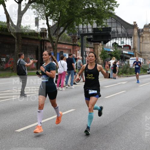 29.06.2025 - hella hamburg halbmarathon Yannick Fuchs http://msf.ph/oto/8458786 29.06.2025 10:56:31 20KM 1006, 1194, 1212, 1264, 1377, 1432, 1568, 1573, 1674, 1726, 3740, 4511, 6414, 6415, 6752, 7658, 7869, 8045, 8624, 8730, 10214, 10519, 11180, 11670, 12156, 12286, 13498, 13868, 14348, 14368, 14456, 16654, 16688, 16808, 17136, 17383, 17955, 18382, 18530, 18599, 19023 meine-sportfotos.de