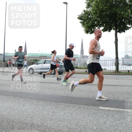 29.06.2025 - hella hamburg halbmarathon Lena Gebhardt http://msf.ph/oto/8458800 29.06.2025 10:31:43 Lombardsbrücke 068, 3424, 66, 1235, 1292, 1373, 1844, 1879, 2384, 2414, 2672, 2831, 2832, 2914, 3221, 3239, 3358, 3396, 3397, 3424, 3571, 3681, 3751, 3752, 4817, 4877, 4953, 5156, 5165, 5846, 5943, 5965, 6078, 6160, 6546, 6573, 6640, 6718, 6727, 7295, 7334, 7604, 7772, 7816, 7898, 8050, 8304, 8538, 8620, 8806, 9078, 9104, 9183, 9478, 9812, 9883, 10111, 10240, 10586, 11587, 13724, 14349, 15725, 16457, 16978, 17404, 17517, 17706 meine-sportfotos.de