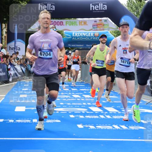 29.06.2025 - hella hamburg halbmarathon Strokosch-Dieckow http://msf.ph/oto/8458839 29.06.2025 10:34:56 Ziel 4477, 6704, 7466, 7972, 8864, 8901, 12044, 12204, 12751, 14952, 15391, 15902, 16140, 16177, 16712, 17643, 18183, 18220, 18419, 18837 meine-sportfotos.de