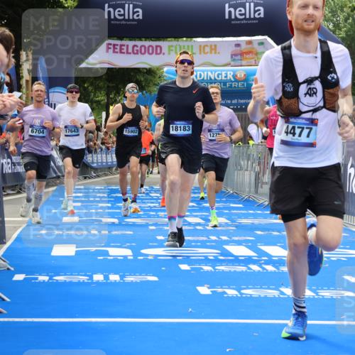 29.06.2025 - hella hamburg halbmarathon Strokosch-Dieckow http://msf.ph/oto/8458867 29.06.2025 10:34:54 Ziel 2879, 4477, 6704, 7466, 8864, 12044, 12204, 12751, 14629, 14952, 15391, 15902, 15991, 16140, 16177, 16712, 17643, 18183, 18220, 18419, 18837 meine-sportfotos.de