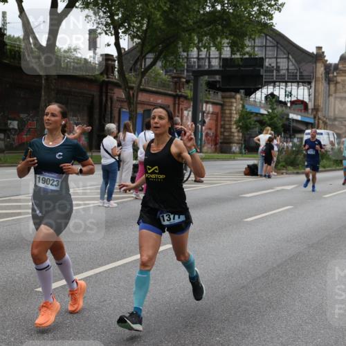 29.06.2025 - hella hamburg halbmarathon Yannick Fuchs http://msf.ph/oto/8458887 29.06.2025 10:56:31 20KM 1006, 1194, 1212, 1264, 1377, 1432, 1568, 1573, 1674, 1726, 3740, 4511, 6414, 6415, 6752, 7658, 7869, 8045, 8624, 8730, 10214, 10519, 11180, 11670, 12156, 12286, 13498, 13868, 14348, 14368, 14456, 16654, 16688, 16808, 17136, 17383, 17955, 18382, 18530, 18599, 19023 meine-sportfotos.de