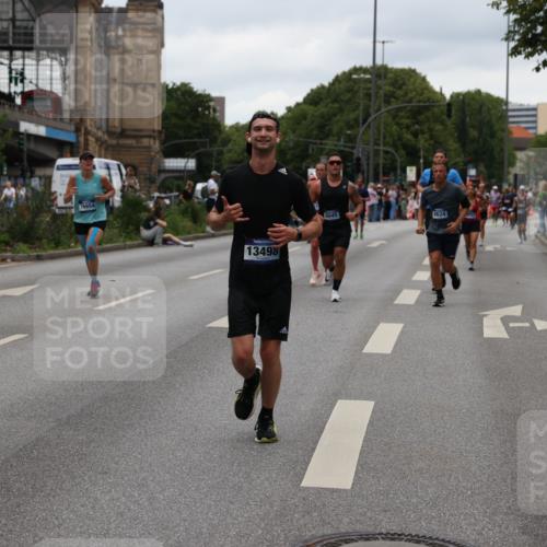 29.06.2025 - hella hamburg halbmarathon Yannick Fuchs http://msf.ph/oto/8458979 29.06.2025 10:56:32 20KM 1006, 1194, 1212, 1264, 1377, 1432, 1568, 1573, 1674, 1726, 3740, 4511, 6311, 6414, 6415, 6602, 6752, 7869, 8045, 8624, 8730, 10214, 10519, 11180, 11670, 12156, 12286, 13498, 13868, 14348, 14368, 14456, 16654, 16688, 16808, 17096, 17136, 17383, 17955, 18382, 18530, 19023 meine-sportfotos.de