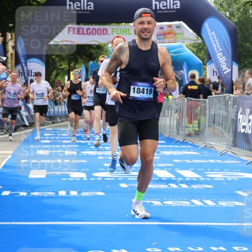 29.06.2025 - hella hamburg halbmarathon Strokosch-Dieckow http://msf.ph/oto/8458997 29.06.2025 10:34:53 Ziel 1217, 2879, 4477, 6704, 7466, 8864, 12044, 12204, 12751, 14629, 14952, 15391, 15902, 15991, 16140, 16177, 16712, 17643, 18183, 18220, 18419, 18837 meine-sportfotos.de