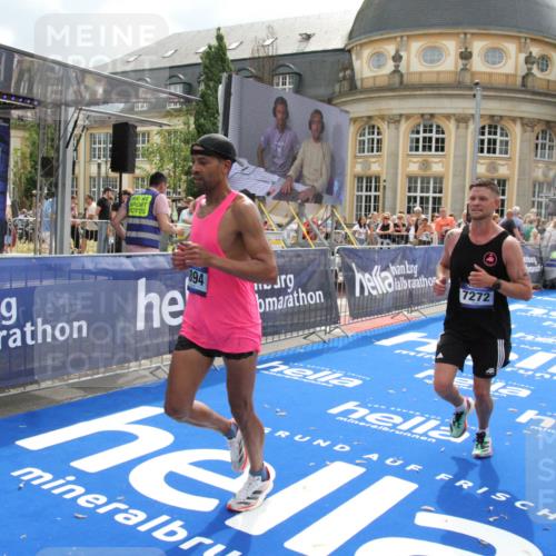 29.06.2025 - hella hamburg halbmarathon Michael Strokosch http://msf.ph/oto/8459027 29.06.2025 10:32:20 Ziel 1894, 7272, 10876, 16065 meine-sportfotos.de
