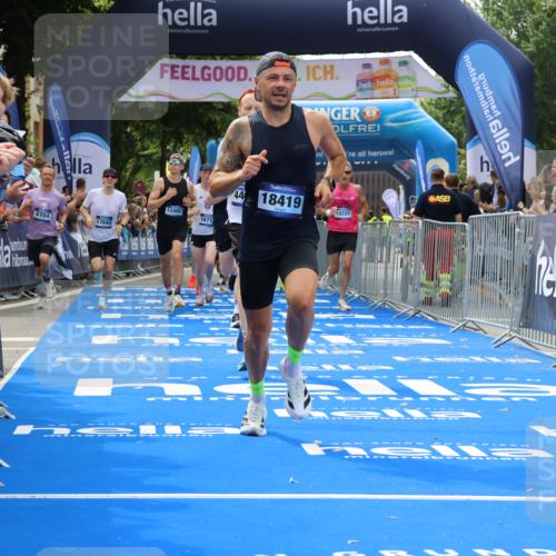 29.06.2025 - hella hamburg halbmarathon Strokosch-Dieckow http://msf.ph/oto/8459059 29.06.2025 10:34:53 Ziel 1217, 2879, 4477, 6704, 7466, 8864, 12044, 12204, 12751, 14629, 14952, 15391, 15902, 15991, 16140, 16177, 16712, 17643, 18183, 18220, 18419, 18837 meine-sportfotos.de