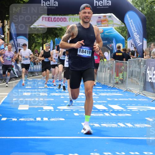 29.06.2025 - hella hamburg halbmarathon Strokosch-Dieckow http://msf.ph/oto/8459108 29.06.2025 10:34:53 Ziel 1217, 2879, 4477, 6704, 7466, 8864, 12044, 12204, 12751, 14629, 14952, 15391, 15902, 15991, 16140, 16177, 16712, 17643, 18183, 18220, 18419, 18837 meine-sportfotos.de