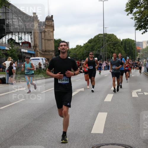 29.06.2025 - hella hamburg halbmarathon Yannick Fuchs http://msf.ph/oto/8459114 29.06.2025 10:56:33 20KM 1006, 1114, 1194, 1212, 1264, 1377, 1432, 1568, 1573, 1674, 1726, 1851, 3001, 3740, 4511, 6311, 6414, 6415, 6602, 6752, 7869, 8045, 8624, 8730, 10214, 10519, 11180, 12156, 12286, 13498, 14348, 14368, 14456, 16654, 16688, 16808, 17096, 17136, 17142, 17383, 18382, 18530, 19023 meine-sportfotos.de