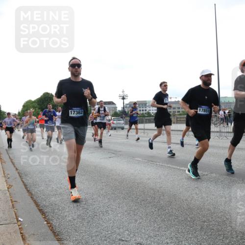 29.06.2025 - hella hamburg halbmarathon Lena Gebhardt http://msf.ph/oto/8459159 29.06.2025 10:31:45 Lombardsbrücke 1235, 9882, 17362, 17851, 16970, 1235, 1292, 1373, 1844, 1879, 2384, 2672, 2831, 2832, 2914, 3221, 3239, 3358, 3396, 3397, 3424, 3571, 3681, 3751, 3752, 4877, 4953, 5156, 5165, 5601, 5846, 5965, 6078, 6160, 6546, 6573, 6640, 6718, 6727, 7295, 7334, 7604, 7695, 7772, 7816, 7898, 8304, 8538, 8620, 8806, 9078, 9104, 9183, 9478, 9812, 9883, 10111, 10240, 10586, 11587, 13724, 14349, 15725, 16978, 17404, 17517, 17706 meine-sportfotos.de