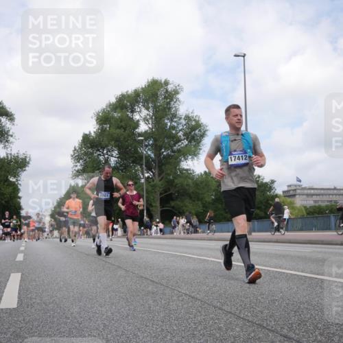 29.06.2025 - hella hamburg halbmarathon Luisa Fischer http://msf.ph/oto/8459161 29.06.2025 10:37:47 Kennedybrücke 2801, 17412, 802, 2355, 2376, 2751, 2801, 3420, 6171, 6310, 7299, 8021, 8589, 8965, 9379, 9448 meine-sportfotos.de