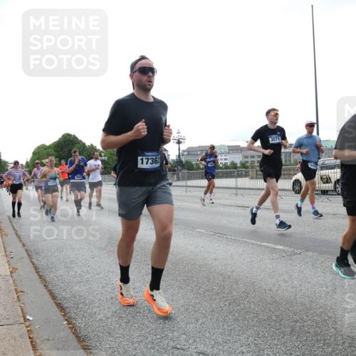 29.06.2025 - hella hamburg halbmarathon Lena Gebhardt http://msf.ph/oto/8459206 29.06.2025 10:31:45 Lombardsbrücke 1235, 17362, 3571, 1235, 1292, 1373, 1844, 1879, 2384, 2672, 2831, 2832, 2914, 3221, 3239, 3358, 3396, 3397, 3424, 3571, 3681, 3751, 3752, 4877, 4953, 5156, 5165, 5601, 5846, 5965, 6078, 6160, 6546, 6573, 6640, 6718, 6727, 7295, 7334, 7604, 7695, 7772, 7816, 7898, 8304, 8538, 8620, 8806, 9078, 9104, 9183, 9478, 9812, 9883, 10111, 10240, 10586, 11587, 13724, 14349, 15725, 16978, 17404, 17517, 17706 meine-sportfotos.de